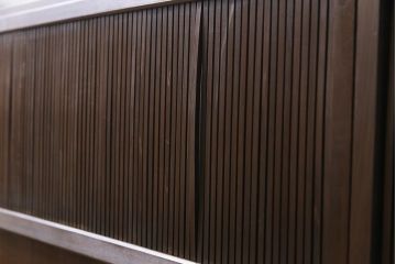 高級品!　変わり花菱ガラス　ヒノキ柾目材　細い桟が並んだ上品な万本格子戸(引き戸、ガラス帯戸、建具)4枚セット