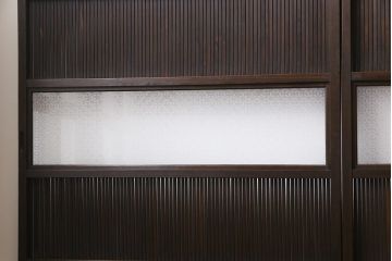 高級品!　変わり花菱ガラス　ヒノキ柾目材　細い桟が並んだ上品な万本格子戸(引き戸、ガラス帯戸、建具)4枚セット