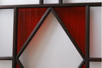 昭和レトロ　色ガラス入り　菱型のデザインがおしゃれなガラス戸(引き戸、建具、窓)2枚セット