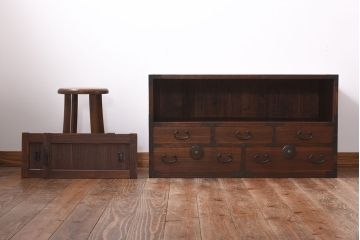 アンティーク家具　和製アンティーク　総桐材　真鍮金具が魅力の整理箪笥(時代箪笥、ローボード)
