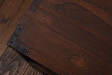 アンティーク家具　和製アンティーク　総桐材　真鍮金具が魅力の整理箪笥(時代箪笥、ローボード)