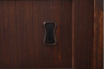 アンティーク家具　和製アンティーク　総桐材　真鍮金具が魅力の整理箪笥(時代箪笥、ローボード)