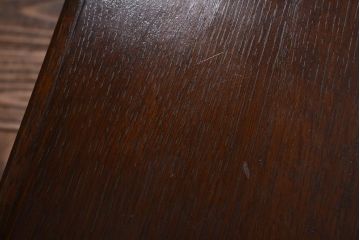 中古　イギリス輸入家具　オーク材　葡萄の彫刻がおしゃれなサイドテーブル(ナイトテーブル)(定価約12万円)(2)