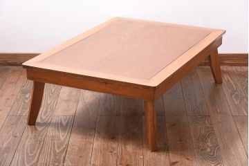 レトロ家具　昭和レトロ　ケヤキ材　プレーンな木味が魅力の折り畳み式座卓(角ちゃぶ台、ローテーブル)