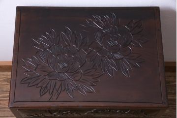 中古　伝統工芸　日光彫り　華やかな雰囲気の彫りが施された小引き出し(小物収納、引き出し)