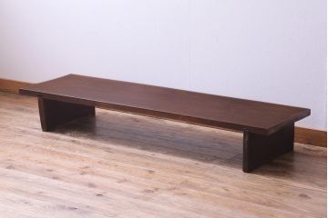 レトロ家具　昭和レトロ　朴の木一枚板　使い込まれた風合いが魅力の裁ち板(作業台、飾り台、陳列台)
