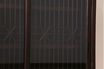 ラフジュ工房オリジナル　リメイク家具　アンティークの書院戸を使った和モダンな戸棚(ガラス戸棚、収納棚、サイドボード、組子)