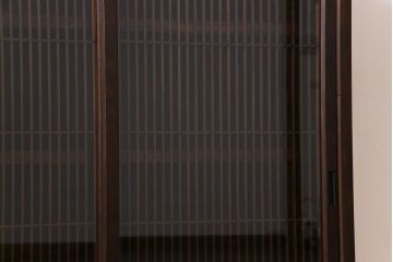 ラフジュ工房オリジナル　リメイク家具　アンティークの書院戸を使った和モダンな戸棚(ガラス戸棚、収納棚、サイドボード、組子)(1)