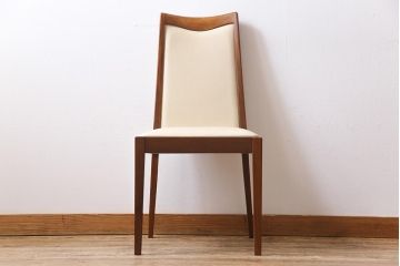 ヴィンテージ家具　北欧ビンテージ　G-PLAN(ジープラン)　白のレザーが可愛らしいダイニングチェア(椅子)(1)