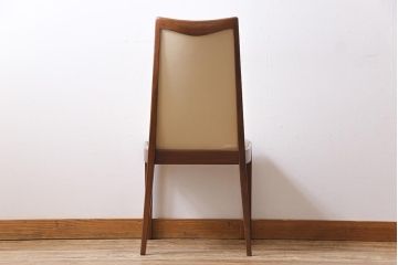 ヴィンテージ家具　北欧ビンテージ　G-PLAN(ジープラン)　白のレザーが可愛らしいダイニングチェア(椅子)(3)