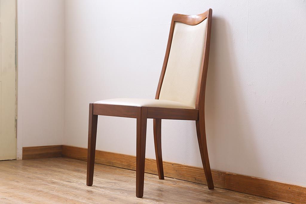 ヴィンテージ家具　北欧ビンテージ　G-PLAN(ジープラン)　白のレザーが可愛らしいダイニングチェア(椅子)