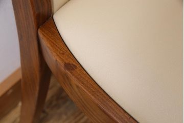 ヴィンテージ家具　北欧ビンテージ　G-PLAN(ジープラン)　白のレザーが可愛らしいダイニングチェア(椅子)