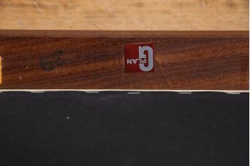 ヴィンテージ家具　北欧ビンテージ　G-PLAN(ジープラン)　白のレザーが可愛らしいダイニングチェア(椅子)