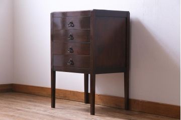アンティーク家具　イギリスアンティーク　Fyne Ladye　オーク材　シックなレコードケース(ドロワー、脚付チェスト、ミュージックキャビネット)