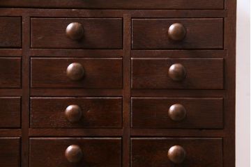 ヴィンテージ家具　ビンテージ　ナラ材　コロンとした取っ手が可愛らしいサイドチェスト(引き出し)