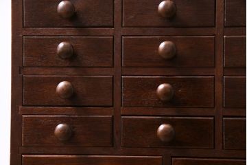 ヴィンテージ家具　ビンテージ　ナラ材　コロンとした取っ手が可愛らしいサイドチェスト(引き出し)