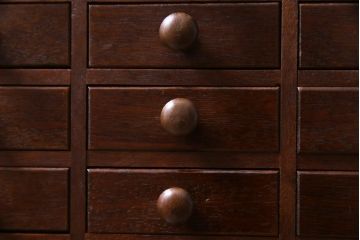 ヴィンテージ家具　ビンテージ　ナラ材　コロンとした取っ手が可愛らしいサイドチェスト(引き出し)