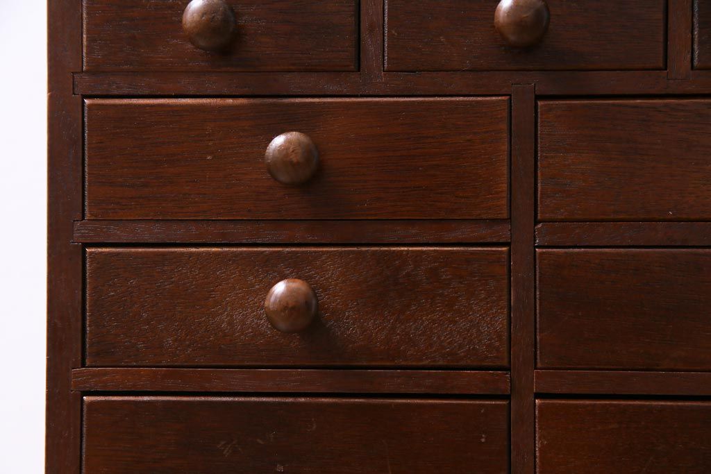 ヴィンテージ家具　ビンテージ　ナラ材　コロンとした取っ手が可愛らしいサイドチェスト(引き出し)