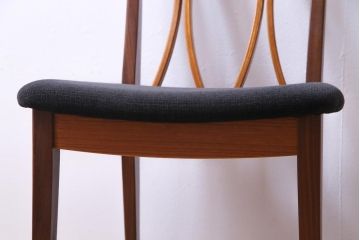 ヴィンテージ家具　ビンテージ　G-PLAN(ジープラン)　X-back(エックスバック)が目を引くチェア(ダイニングチェア、椅子)