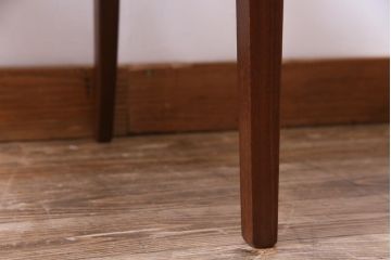 ヴィンテージ家具　ビンテージ　G-PLAN(ジープラン)　X-back(エックスバック)が目を引くチェア(ダイニングチェア、椅子)
