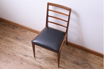 ヴィンテージ家具　北欧ビンテージ　細身のフレームがおしゃれなダイニングチェア(ワークチェア、椅子)