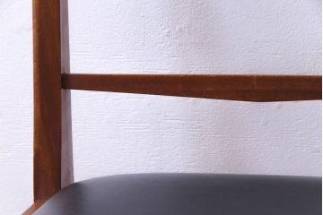 ヴィンテージ家具　北欧ビンテージ　細身のフレームがおしゃれなダイニングチェア(ワークチェア、椅子)