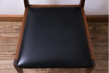 ヴィンテージ家具　北欧ビンテージ　細身のフレームがおしゃれなダイニングチェア(ワークチェア、椅子)