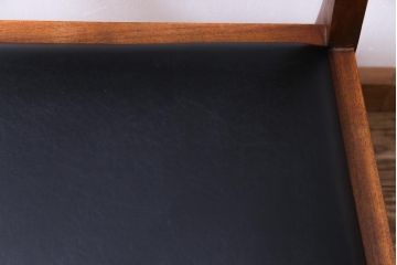 ヴィンテージ家具　北欧ビンテージ　細身のフレームがおしゃれなダイニングチェア(ワークチェア、椅子)