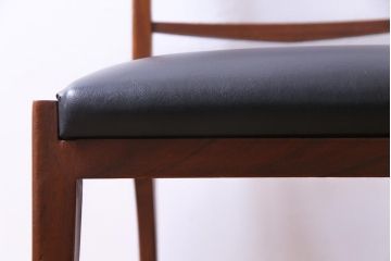 ヴィンテージ家具　北欧ビンテージ　細身のフレームがおしゃれなダイニングチェア(ワークチェア、椅子)