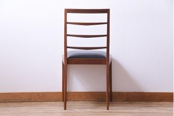 ヴィンテージ家具　北欧ビンテージ　細身のフレームがおしゃれなダイニングチェア(ワークチェア、椅子)