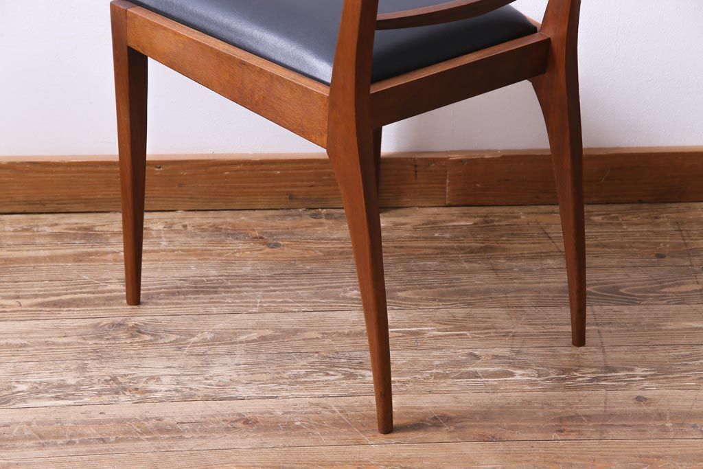 ヴィンテージ家具　北欧ビンテージ　細身のフレームがおしゃれなダイニングチェア(ワークチェア、椅子)