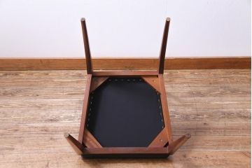 ヴィンテージ家具　北欧ビンテージ　細身のフレームがおしゃれなダイニングチェア(ワークチェア、椅子)