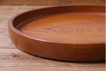 昭和レトロ　ケヤキ材　シンプルなデザインに杢目が映える丸型お盆