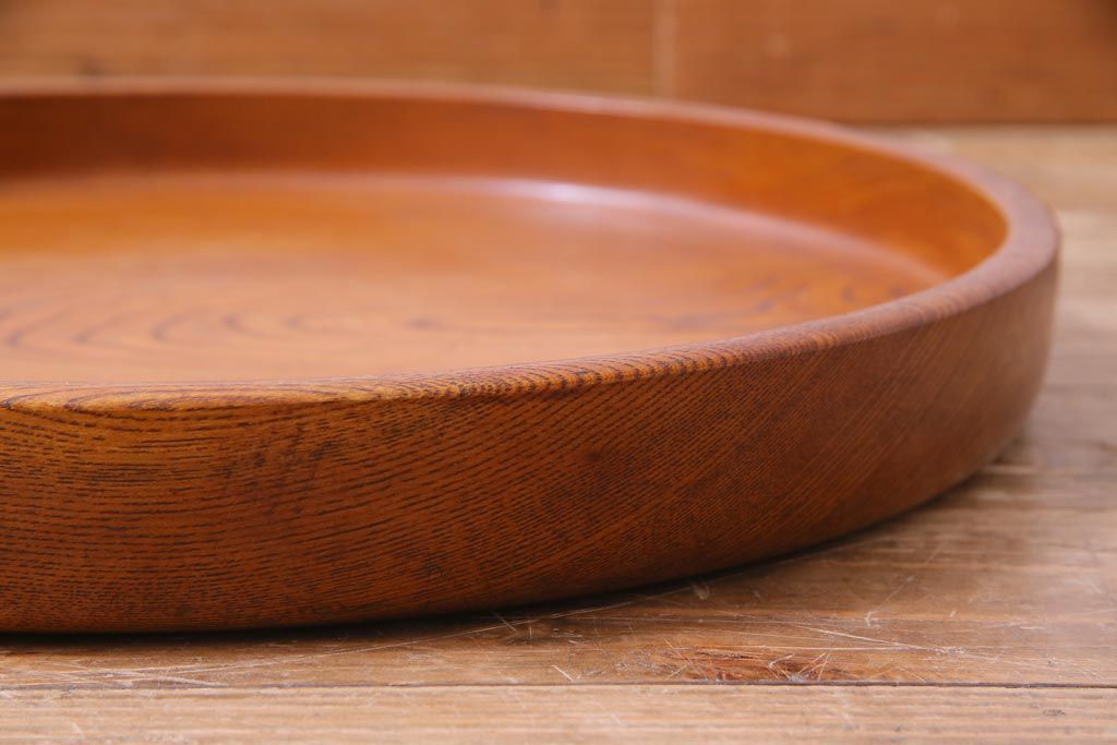 昭和レトロ　ケヤキ材　シンプルなデザインに杢目が映える丸型お盆
