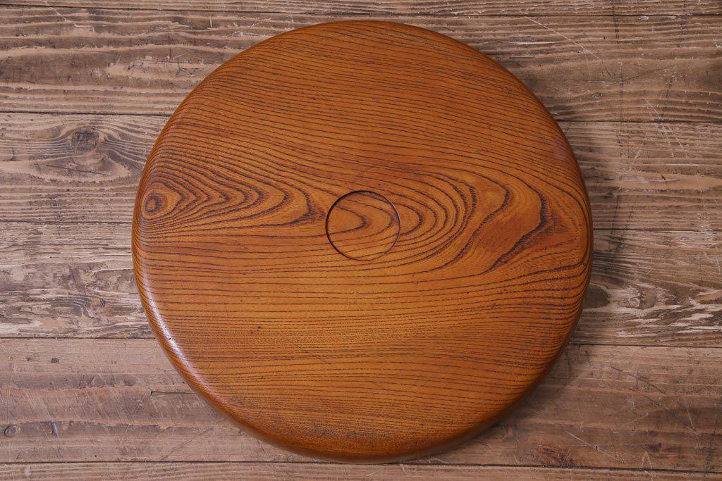 昭和レトロ　ケヤキ材　シンプルなデザインに杢目が映える丸型お盆