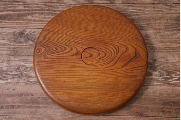 昭和レトロ　ケヤキ材　シンプルなデザインに杢目が映える丸型お盆