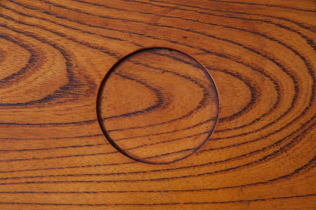 昭和レトロ　ケヤキ材　シンプルなデザインに杢目が映える丸型お盆