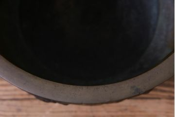 アンティーク雑貨　古民具　緻密に描かれた動物の図が目を引く真鍮火鉢(耳付き火鉢、手あぶり)(1)