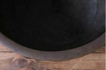 アンティーク雑貨　古民具　緻密に描かれた動物の図が目を引く真鍮火鉢(耳付き火鉢、手あぶり)(2)