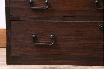 アンティーク家具　和製アンティーク　桐材　古い物ならではの真鍮金具が魅力の小箪笥(小引き出し)