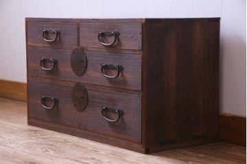 アンティーク家具　和製アンティーク　桐材　銅金具　味わい感じる佇まいが魅力の小箪笥(小引き出し)