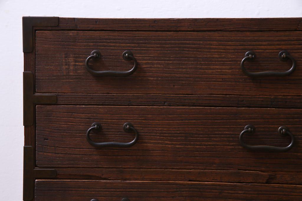 アンティーク家具　和製アンティーク　総桐材　銅金具が趣き深い小引き出し(小型和タンス、チェスト、桐箪笥、桐たんす)