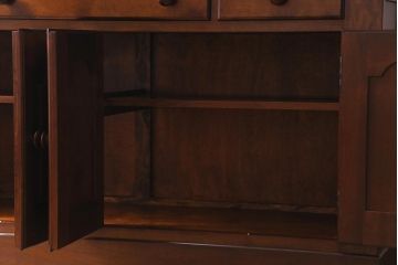 中古　松本民芸家具　西洋家具のような佇まいの食器棚(キャビネット、収納棚)(定価約110万円)