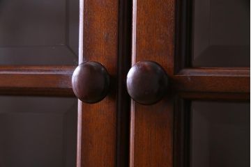 中古　松本民芸家具　西洋家具のような佇まいの食器棚(キャビネット、収納棚)(定価約110万円)