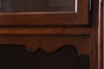 中古　松本民芸家具　西洋家具のような佇まいの食器棚(キャビネット、収納棚)(定価約110万円)