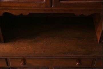 中古　松本民芸家具　西洋家具のような佇まいの食器棚(キャビネット、収納棚)(定価約110万円)