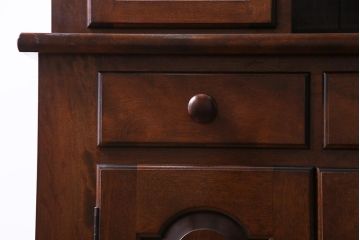 中古　松本民芸家具　西洋家具のような佇まいの食器棚(キャビネット、収納棚)(定価約110万円)