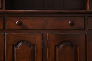 中古　松本民芸家具　西洋家具のような佇まいの食器棚(キャビネット、収納棚)(定価約110万円)