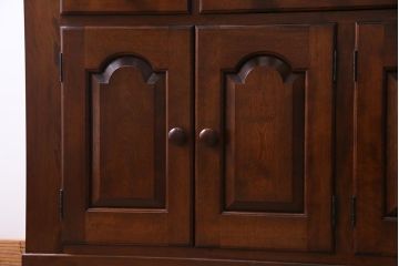 中古　松本民芸家具　西洋家具のような佇まいの食器棚(キャビネット、収納棚)(定価約110万円)