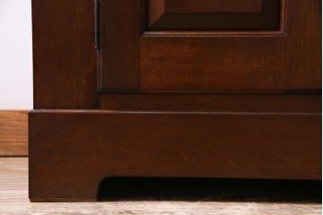 中古　松本民芸家具　西洋家具のような佇まいの食器棚(キャビネット、収納棚)(定価約110万円)